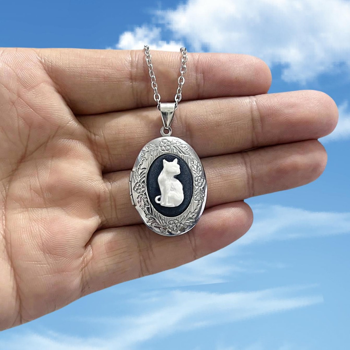Vintage Cat Pendant Necklaces  - Vintage Fashion Store review and price