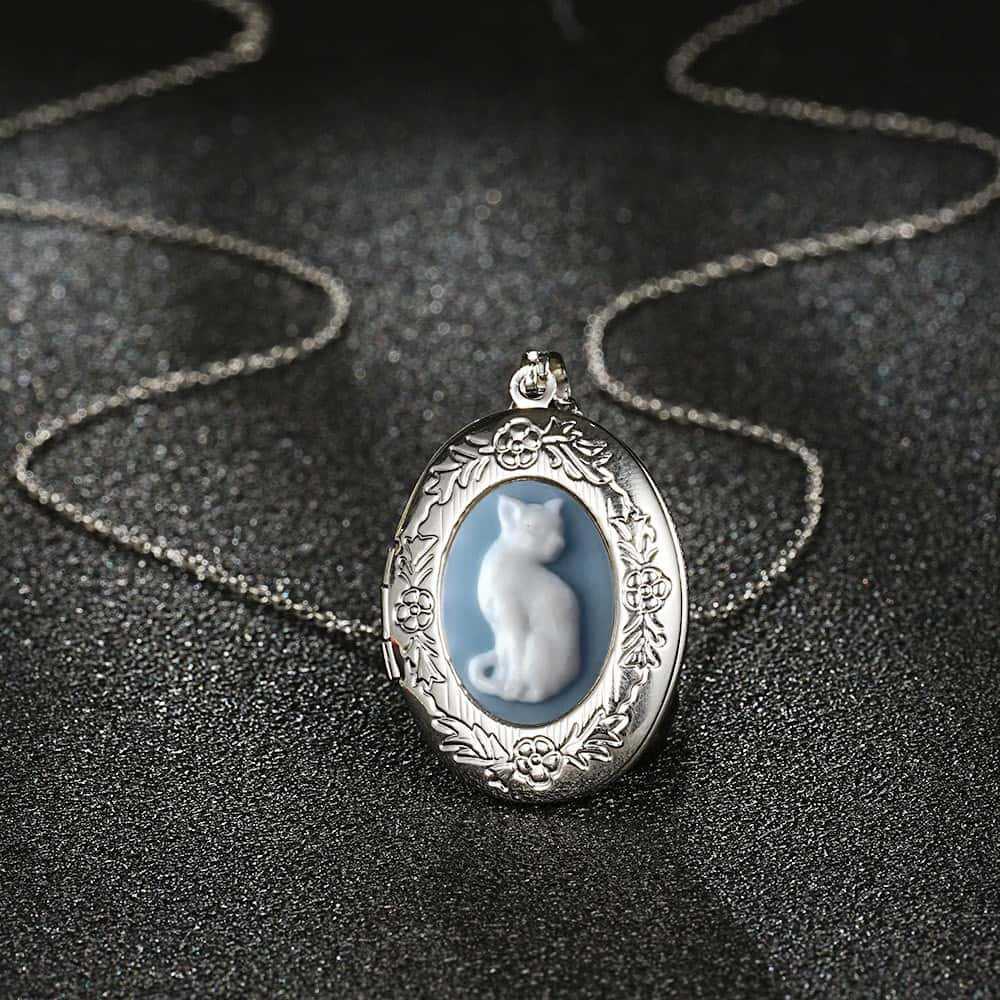 Vintage Cat Pendant Necklaces  - Vintage Fashion Store review and price