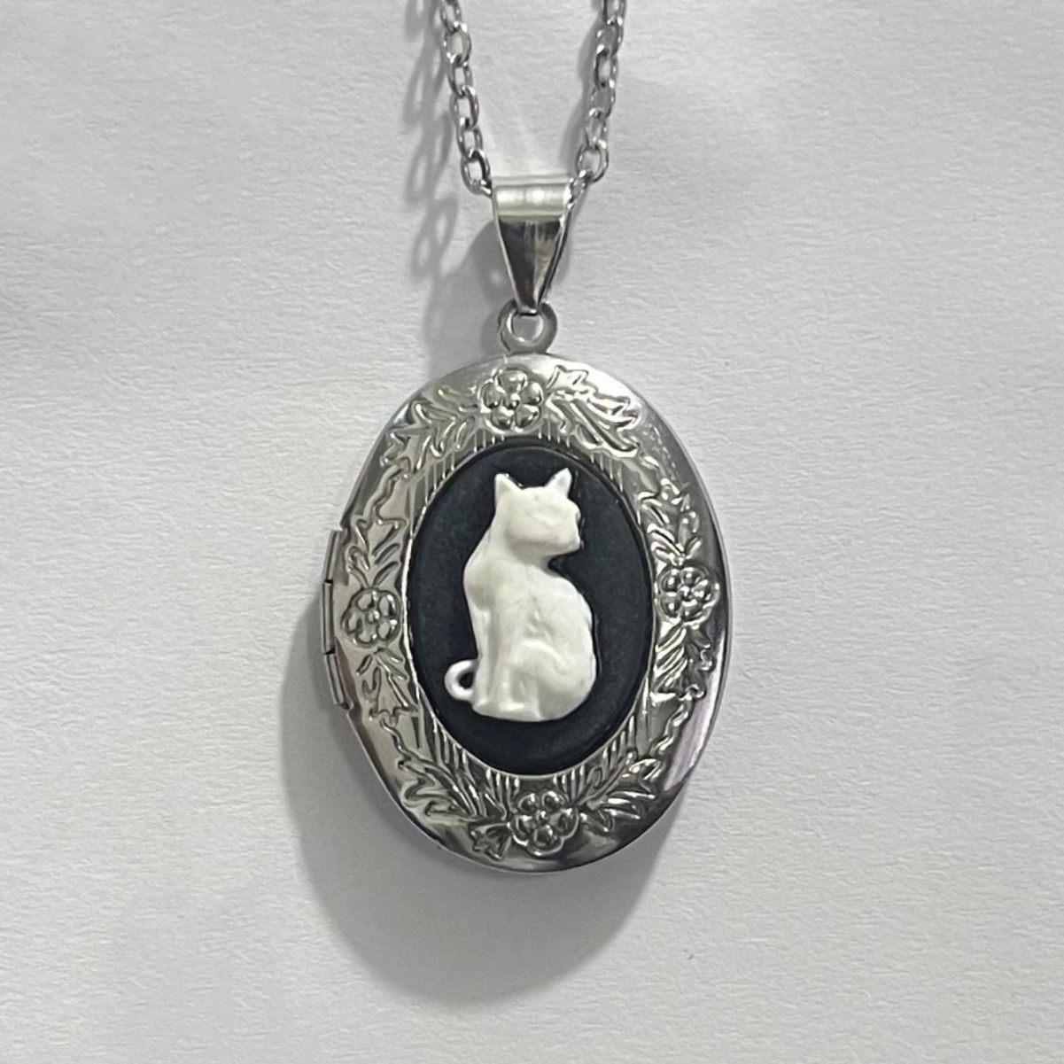 Vintage Cat Pendant Necklaces  - Vintage Fashion Store review and price